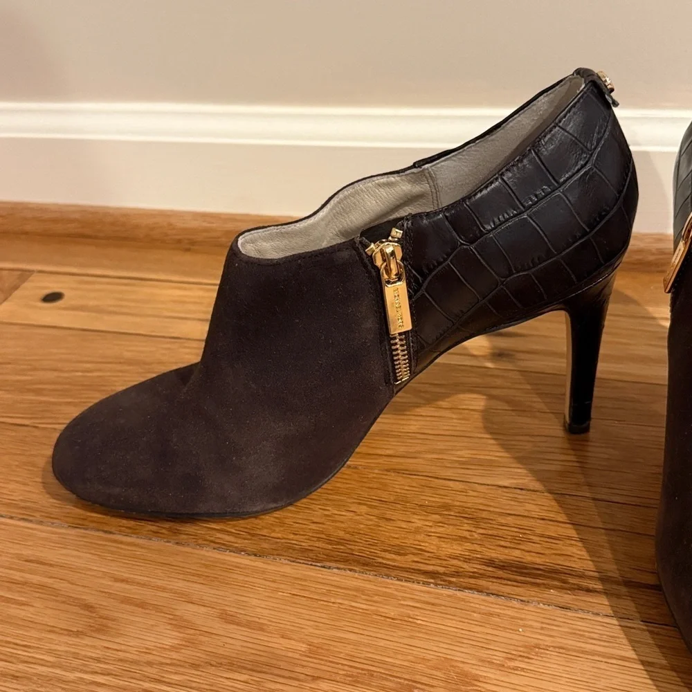 Michael Kors Brown Nubuck Leather Heel with Gold Tone Side Zipper Women's 10